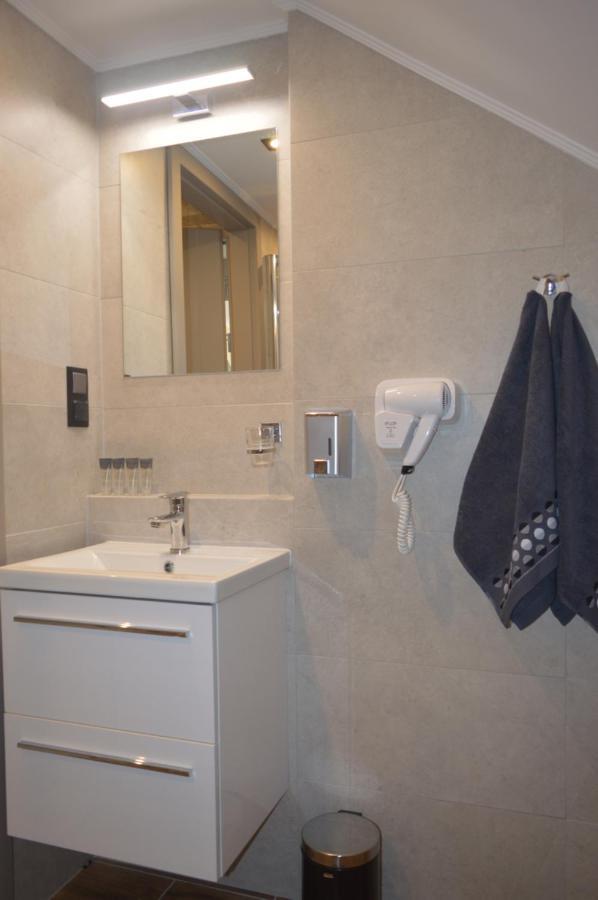 Zacisze Apartment Rozalin  Bagian luar foto
