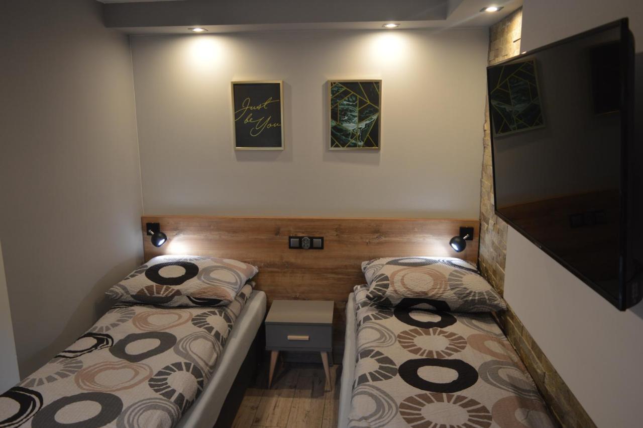 Zacisze Apartment Rozalin  Bagian luar foto