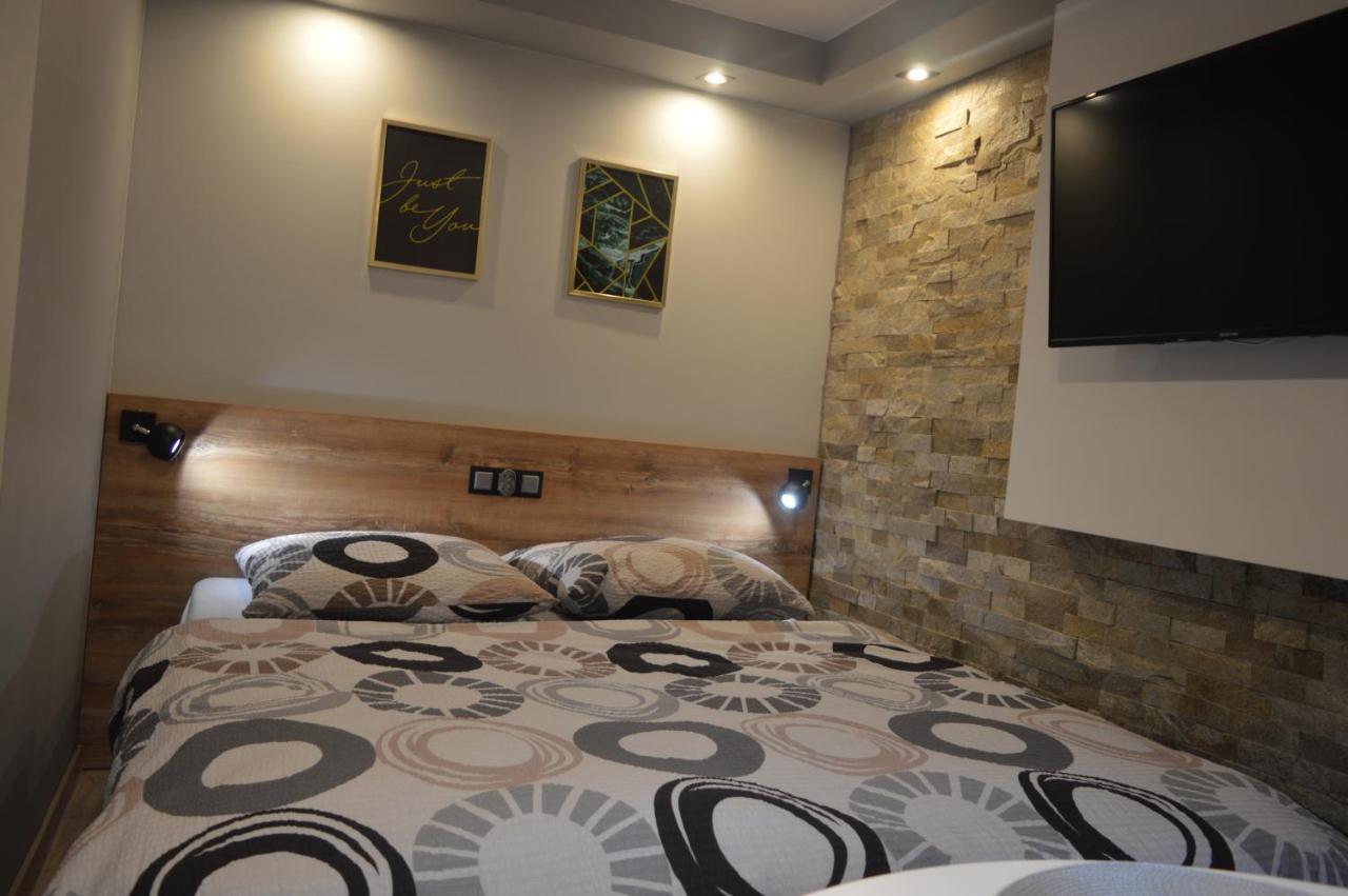 Zacisze Apartment Rozalin  Bagian luar foto